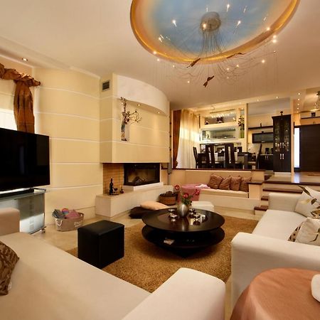 Villa Magic Perla 고우비아 외부 사진